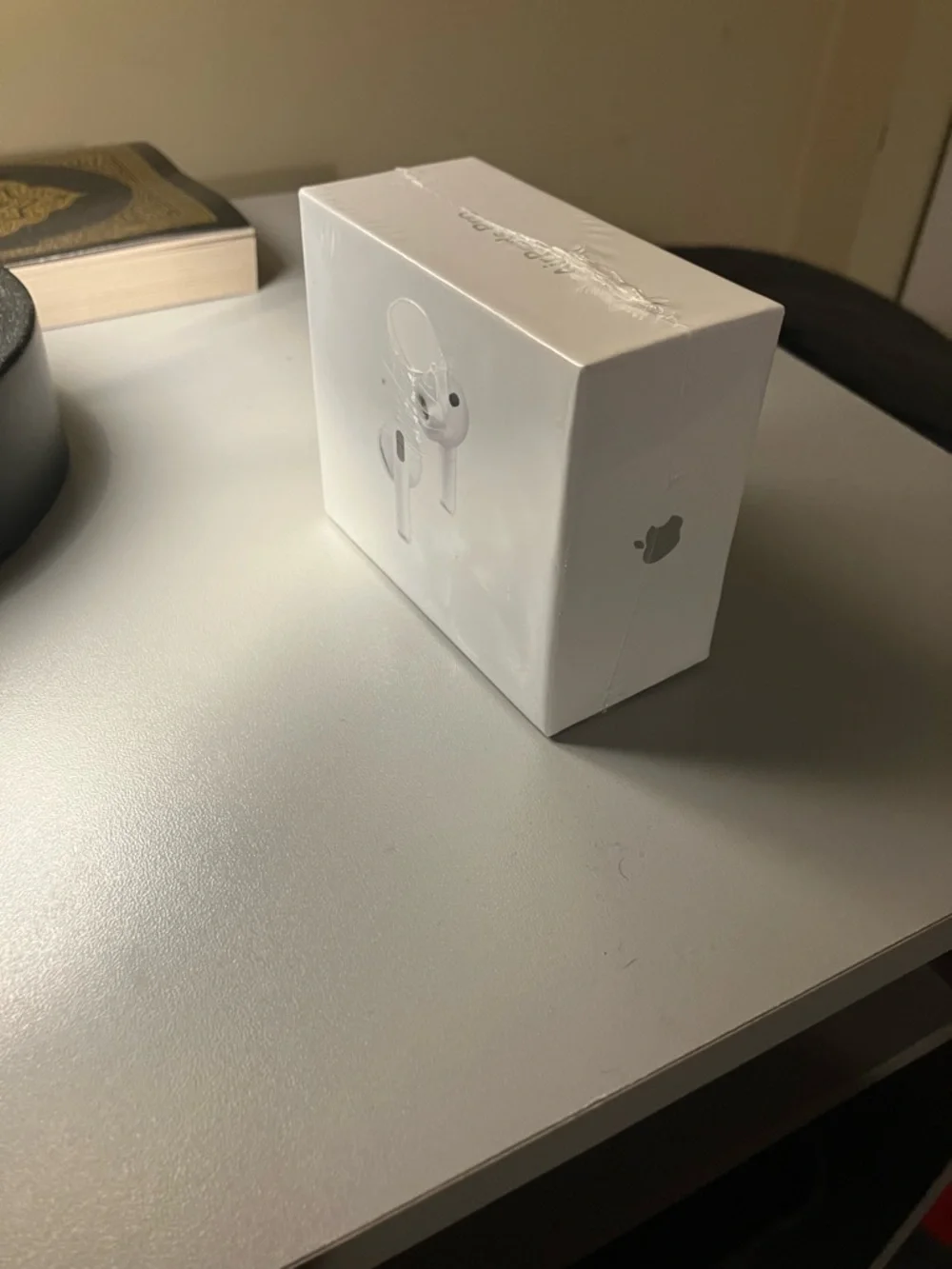 Apple genuine airpods